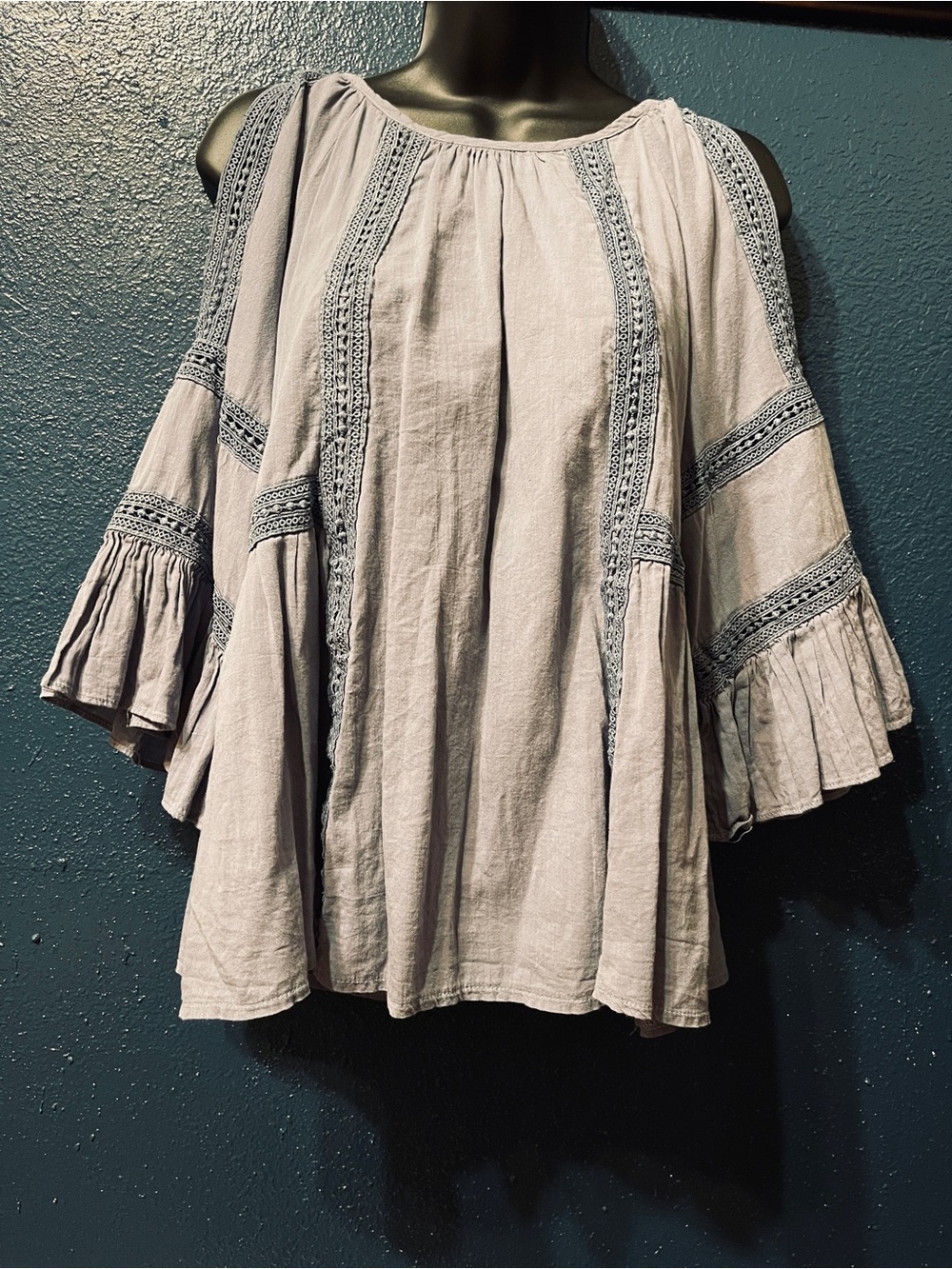 Mustard Seed Periwinkle Open Shoulder Crocheted Trim Ruffled Boho Blouse Size M